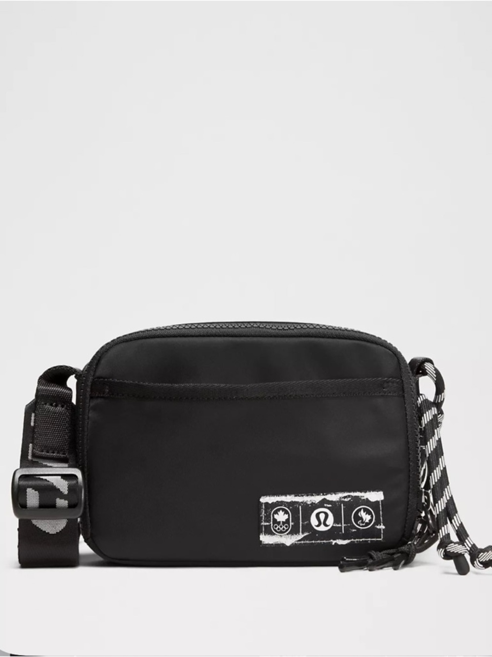 NWT Lululemon Team Canada Future Legacy Easy Access Bag 1.5L
COC CPC Logo